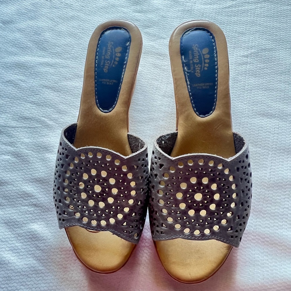 Spring Step Gray Platform Wedges - Picture 9 of 12